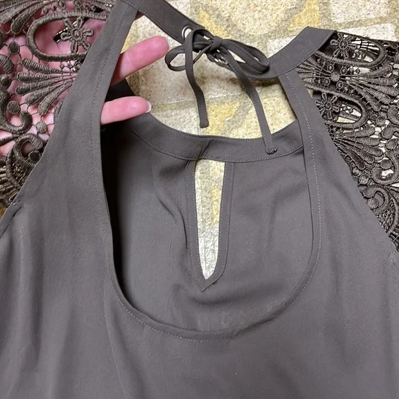 BNWOT Express sleeveless dressy top - Picture 12 of 13